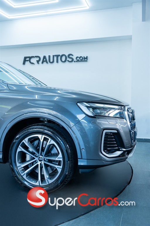 2025 Audi Q7 45 TFSI Quattro Design Plus — foto 8 / 12