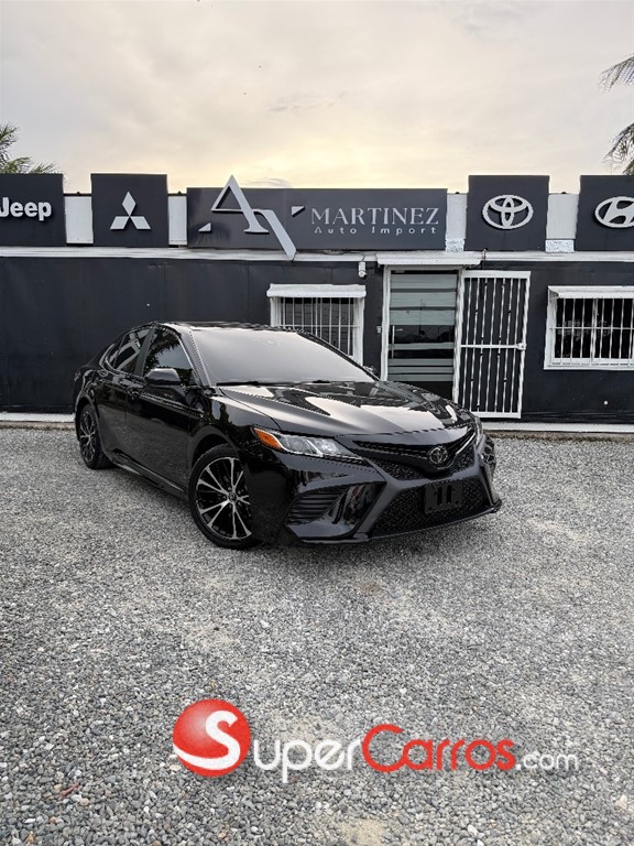 2020 Toyota Camry SE