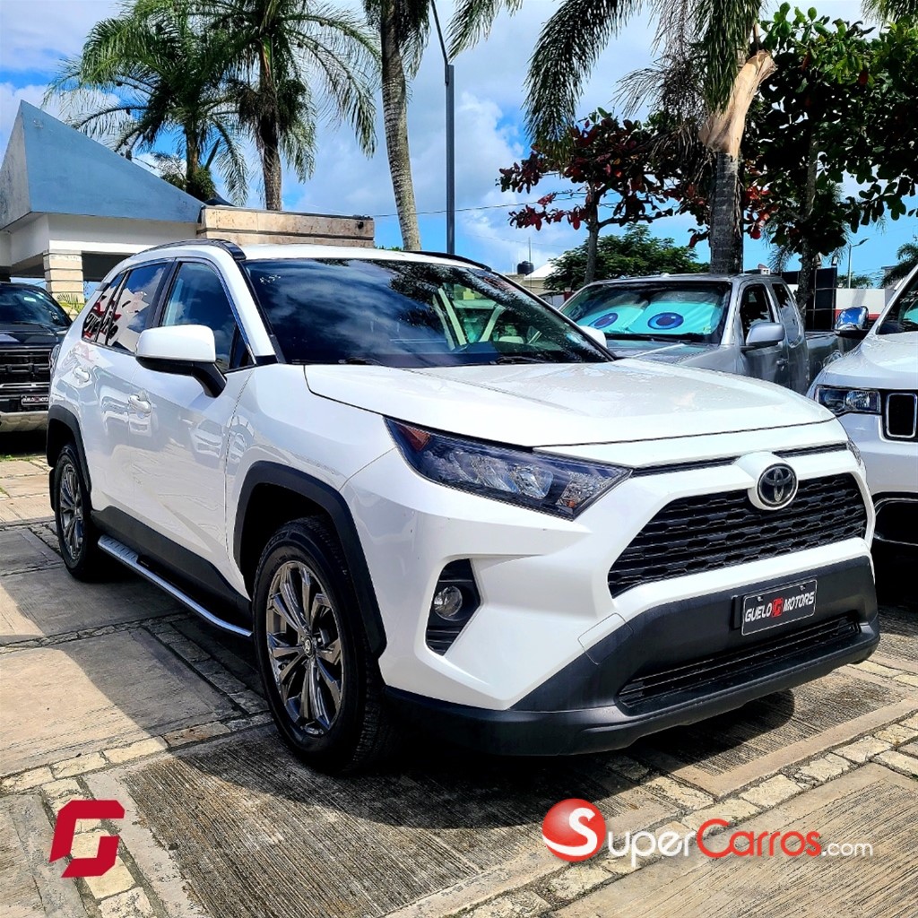 2020 Toyota RAV4 LE