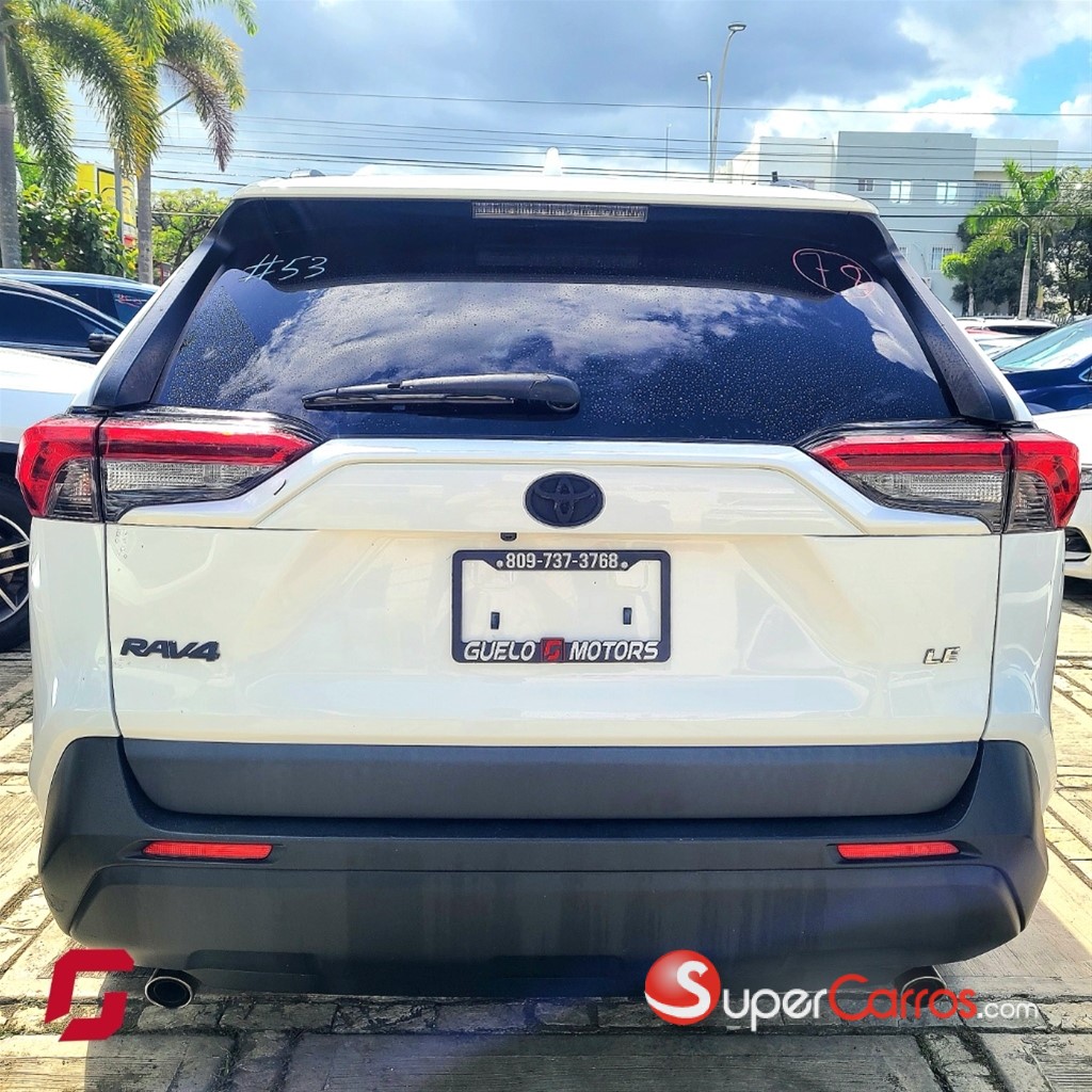 2020 Toyota RAV4 LE — foto 3 / 12