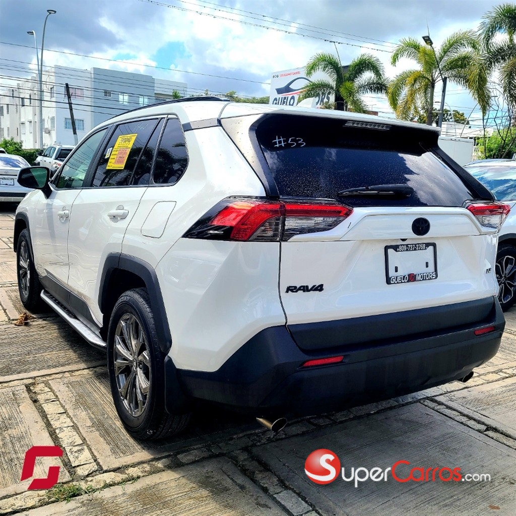 2020 Toyota RAV4 LE — foto 5 / 12