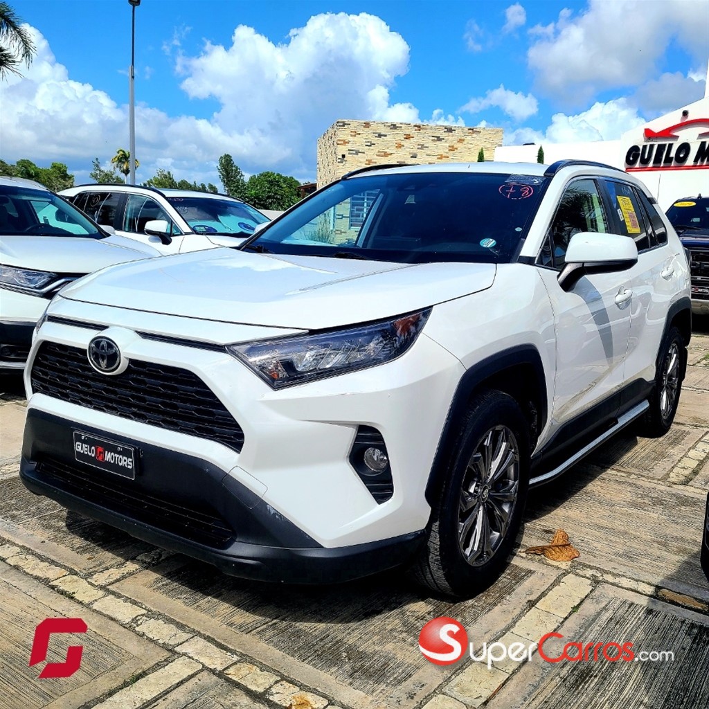 2020 Toyota RAV4 LE — foto 6 / 12