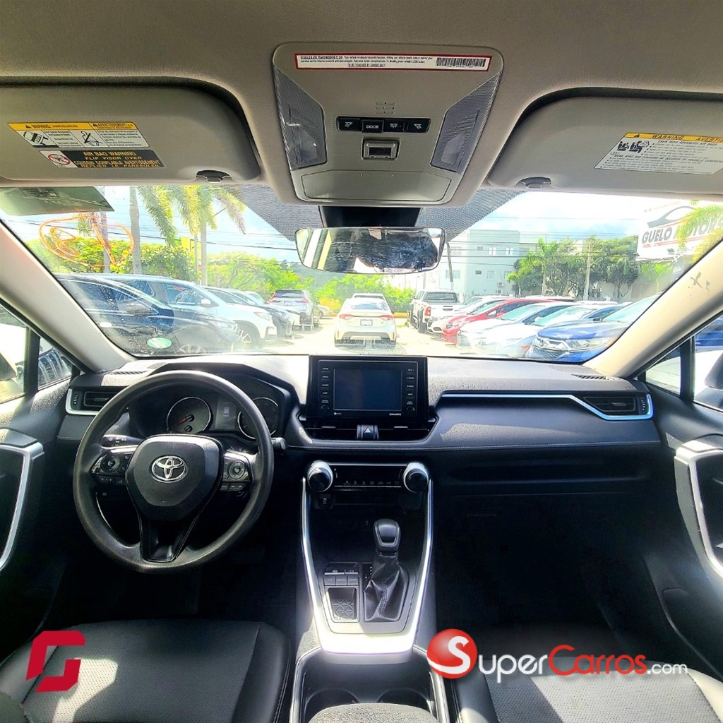 2020 Toyota RAV4 LE — foto 10 / 12