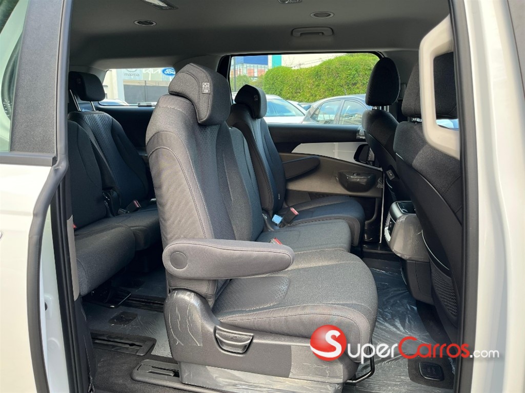 2026 Kia Carnival — foto 12 / 12