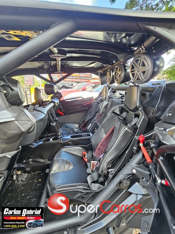 2017 Can Am 1000R — foto 5 / 11