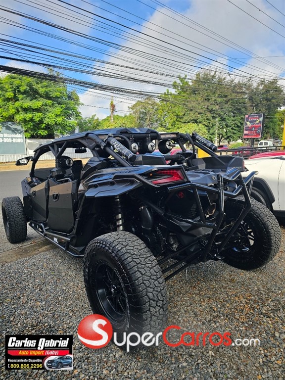 2017 Can Am 1000R — foto 7 / 11