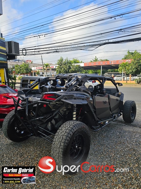 2017 Can Am 1000R — foto 8 / 11