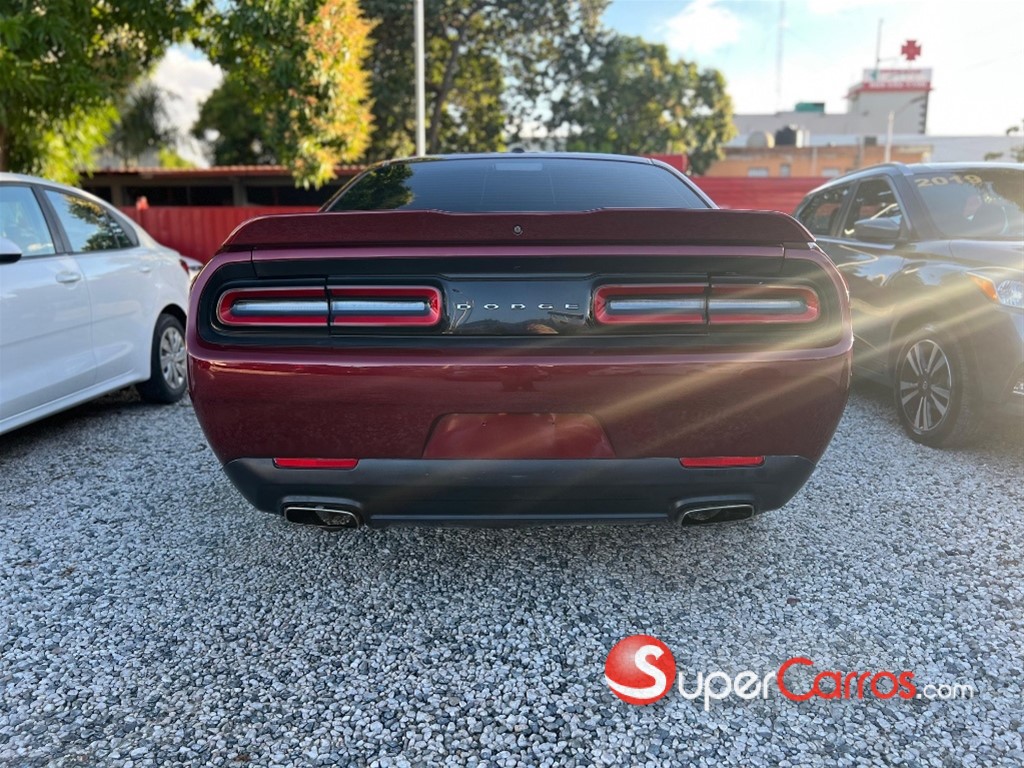 2019 Dodge Challenger SXT — foto 5 / 12