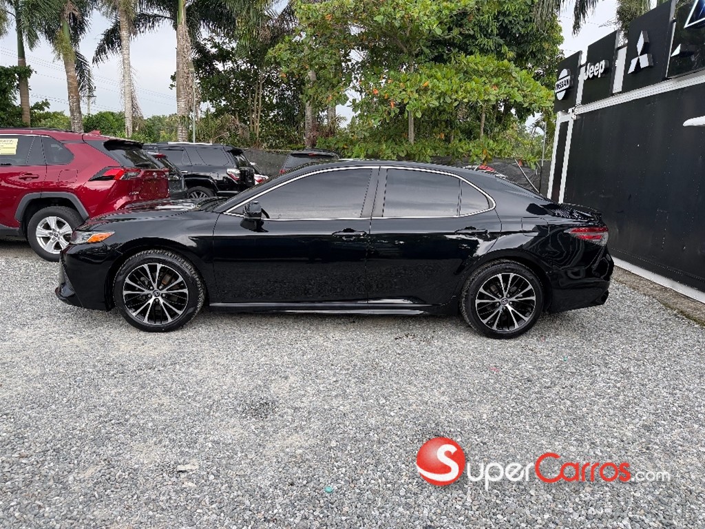 2018 Toyota Camry SE — foto 3 / 10