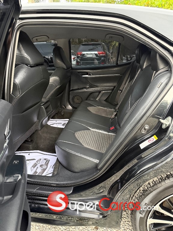2018 Toyota Camry SE — foto 8 / 10