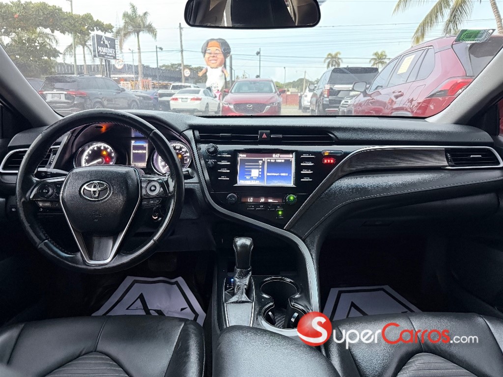 2018 Toyota Camry SE — foto 9 / 10