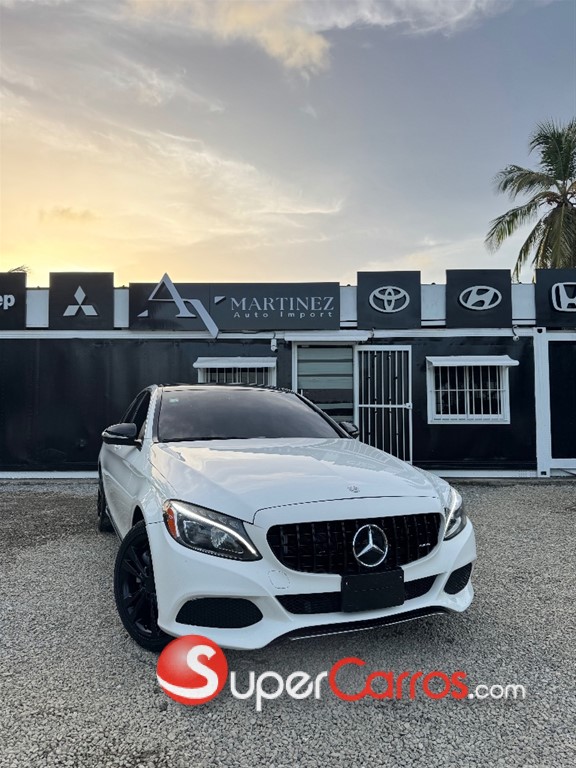2016 Mercedes-Benz Clase C 300 4 Matic