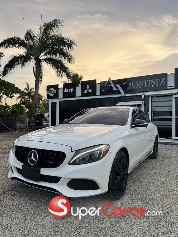 2016 Mercedes-Benz Clase C 300 4 Matic — foto 2 / 12