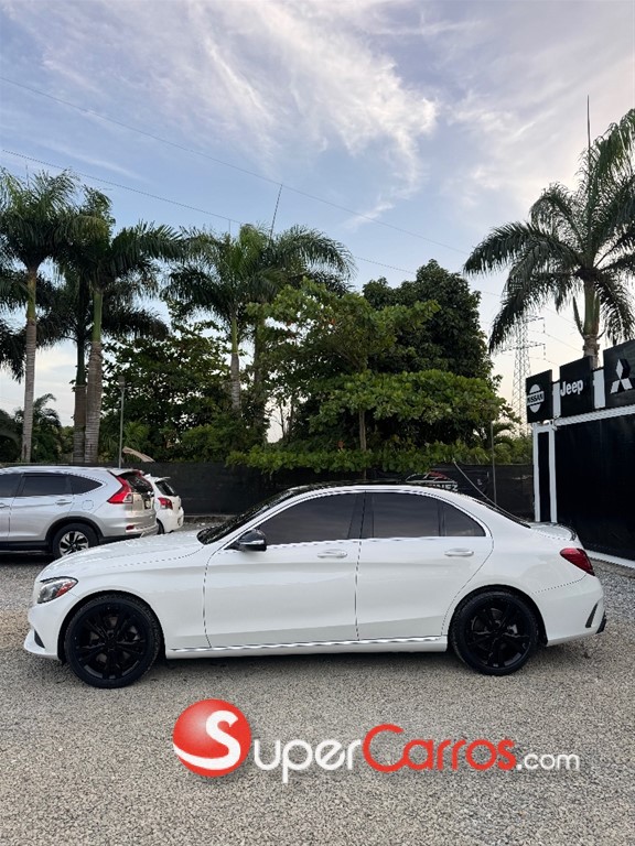 2016 Mercedes-Benz Clase C 300 4 Matic — foto 3 / 12