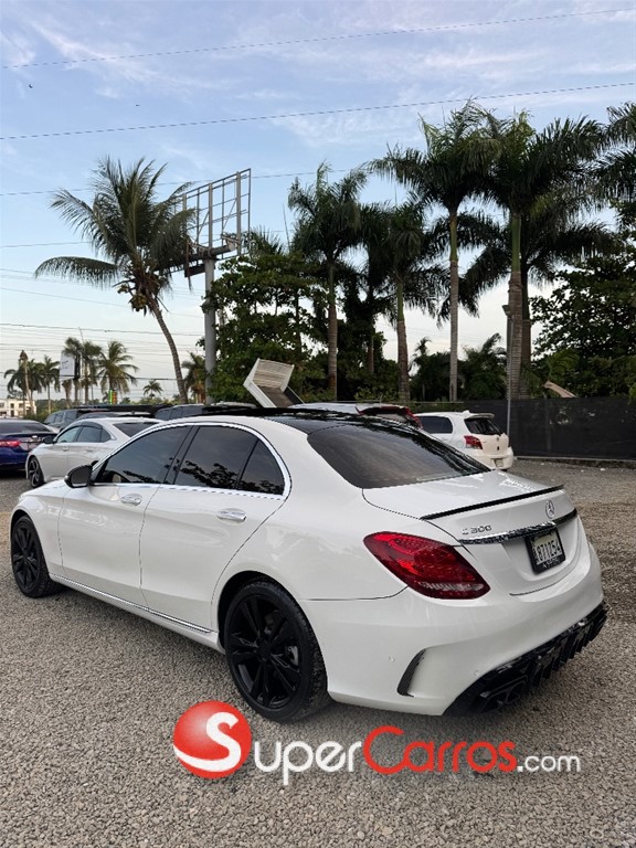 2016 Mercedes-Benz Clase C 300 4 Matic — foto 4 / 12