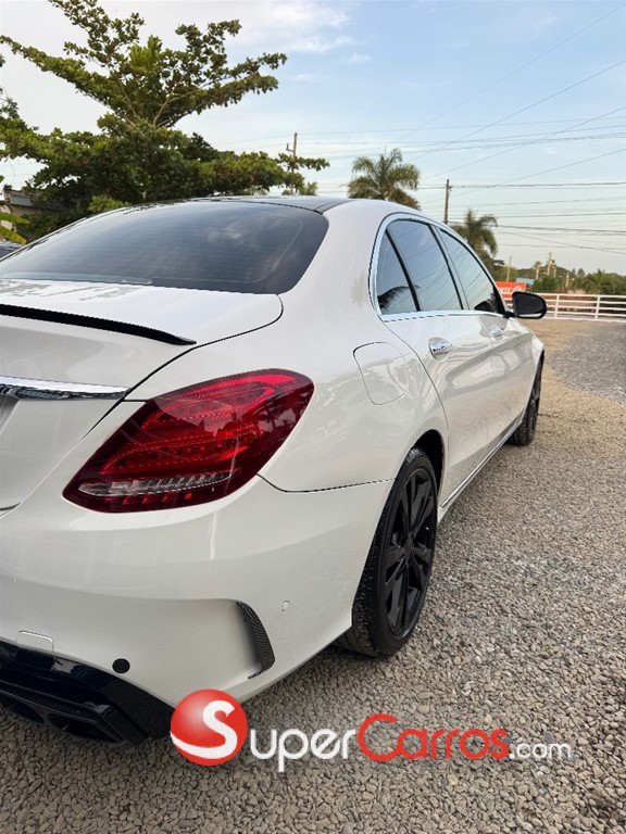 2016 Mercedes-Benz Clase C 300 4 Matic — foto 6 / 12