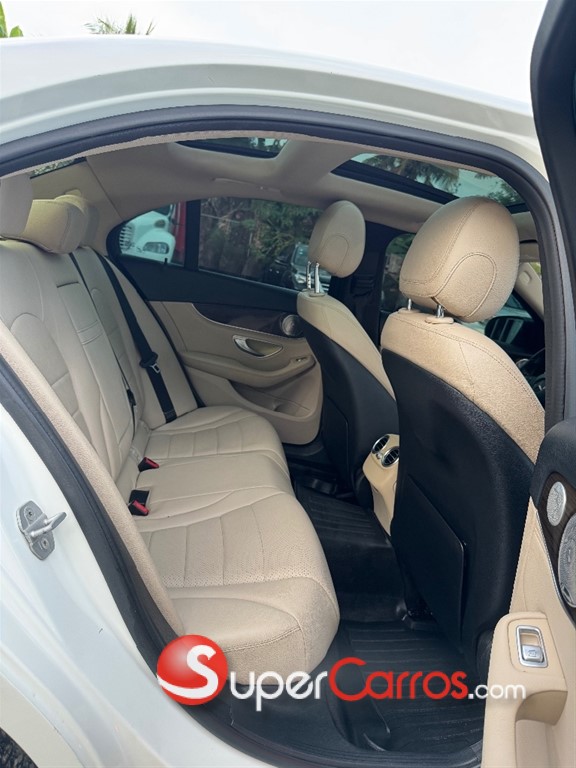 2016 Mercedes-Benz Clase C 300 4 Matic — foto 10 / 12
