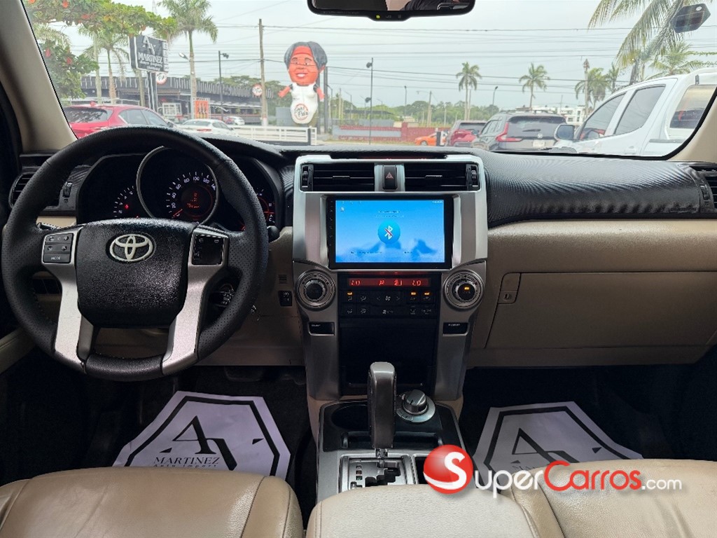 2011 Toyota 4 Runner Limited — foto 9 / 10