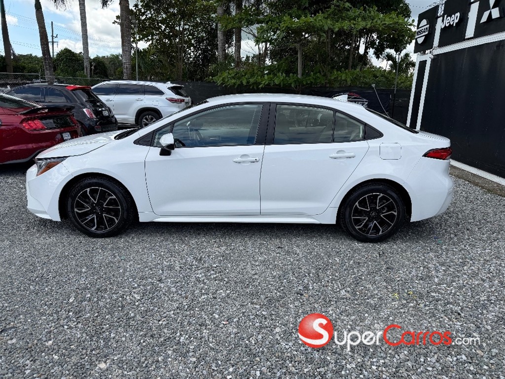 2021 Toyota Corolla LE — foto 3 / 10