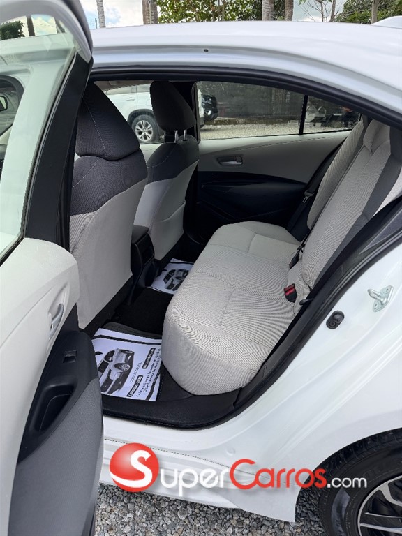 2021 Toyota Corolla LE — foto 8 / 10