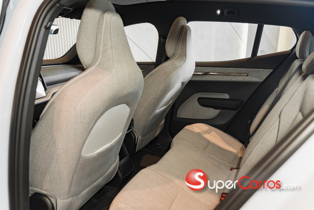 2025 Volvo EX30 ULTRA — foto 8 / 11