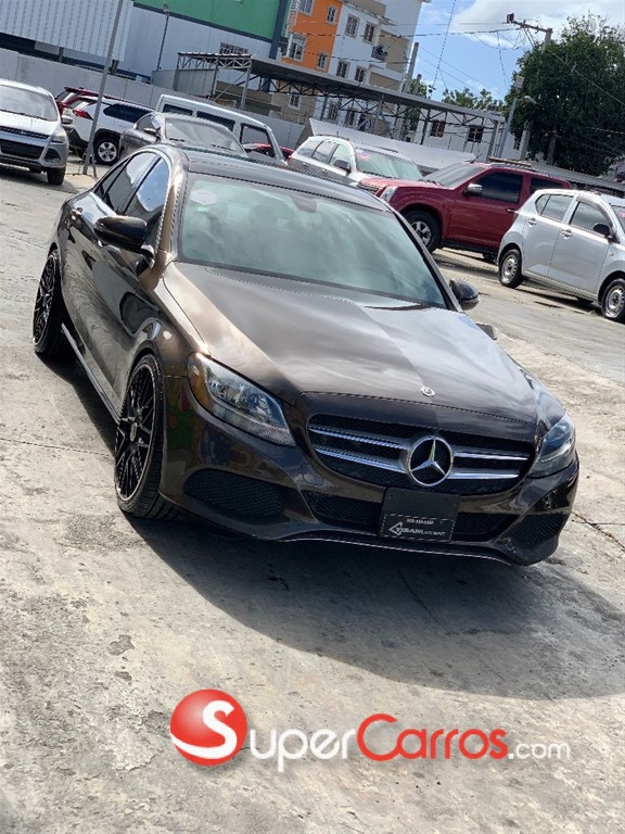 2017 Mercedes-Benz Clase C 300 — foto 4 / 10
