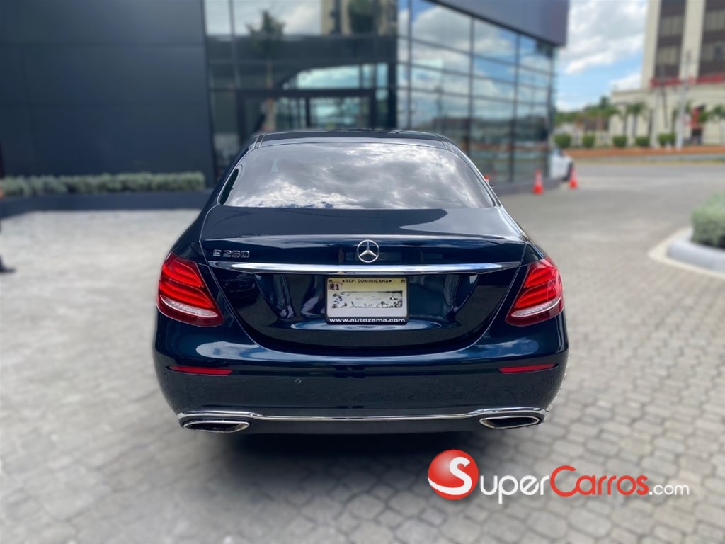 2017 Mercedes-Benz Clase E 250 — foto 8 / 12