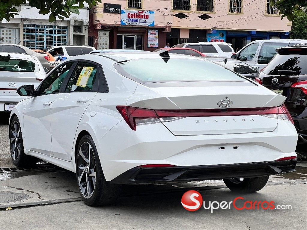 2021 Hyundai Elantra SEL — foto 4 / 9