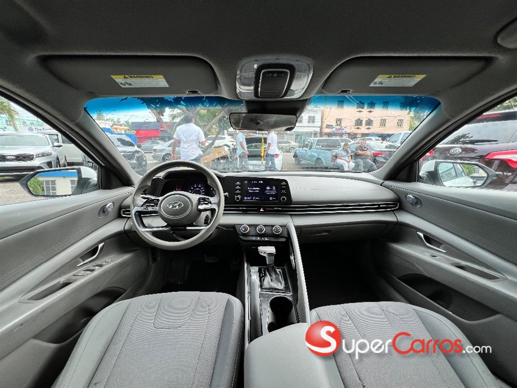 2021 Hyundai Elantra SEL — foto 8 / 9