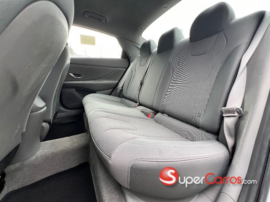 2021 Hyundai Elantra SEL — foto 9 / 9
