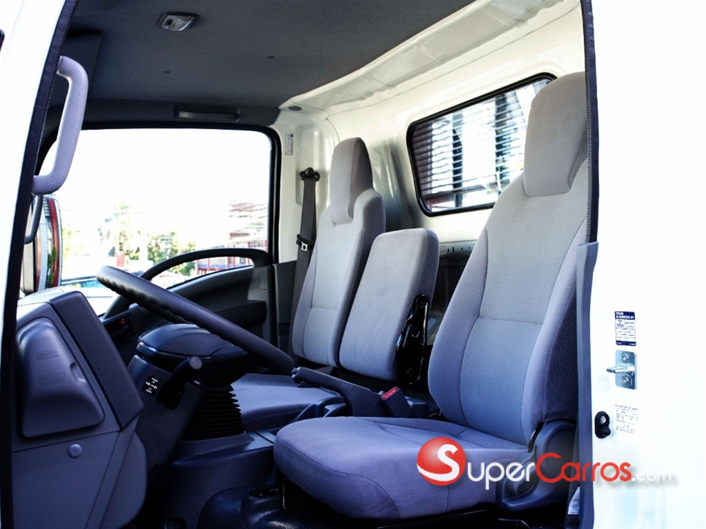 2026 Isuzu NPR 14 pies — foto 3 / 12