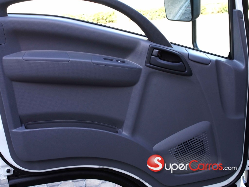 2026 Isuzu NPR 14 pies — foto 8 / 12