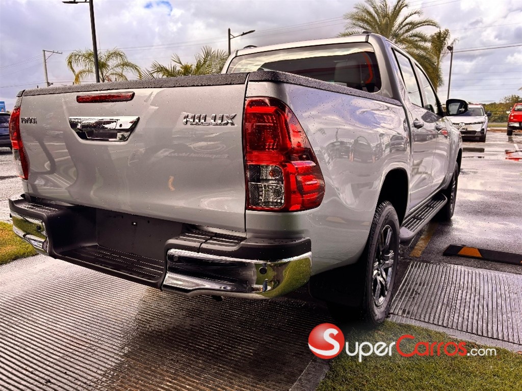 2026 Toyota Hilux 2.4 — foto 3 / 8