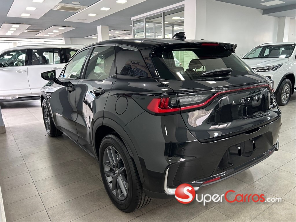 2025 Lexus LBX Elegant Semi Full — foto 8 / 10