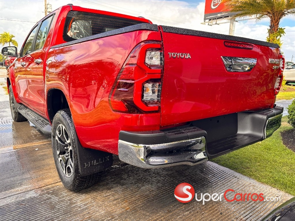 2025 Toyota Hilux Limited TSS — foto 4 / 7