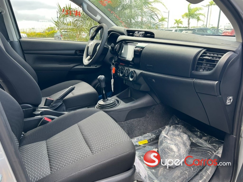 2024 Toyota Hilux SRV — foto 2 / 5