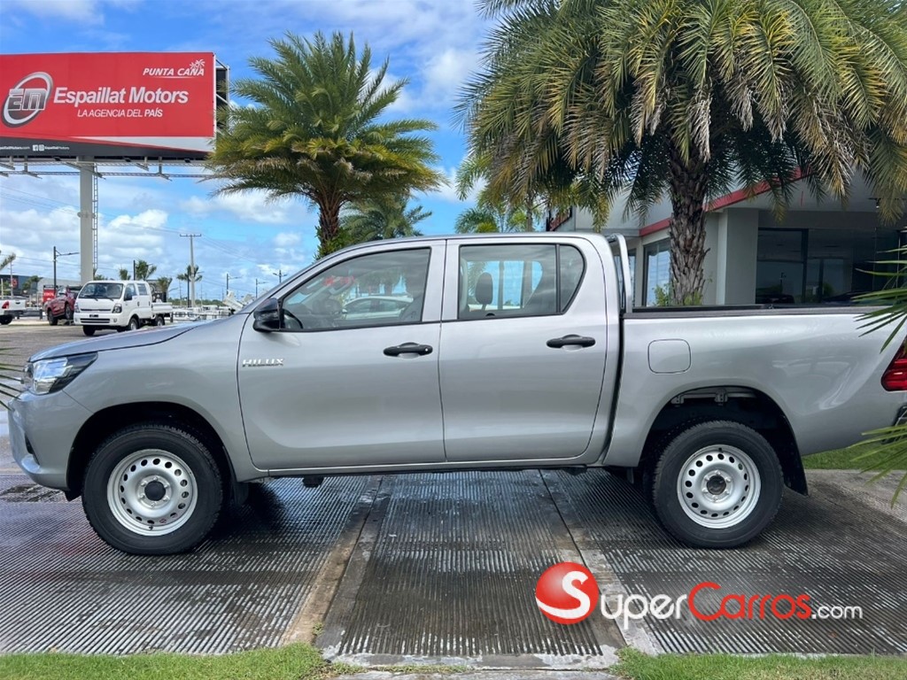 2024 Toyota Hilux SRV — foto 4 / 5