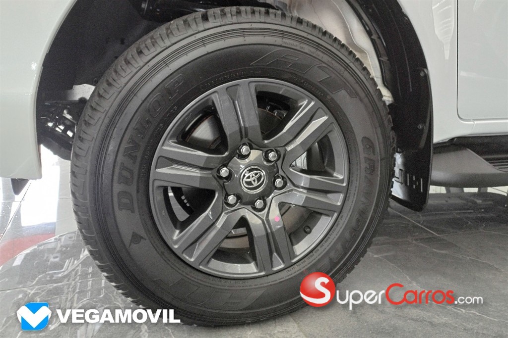 2025 Toyota Hilux Full 2.8 — foto 5 / 12