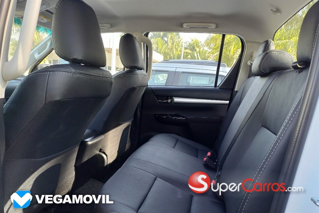 2025 Toyota Hilux Full 2.8 — foto 8 / 12