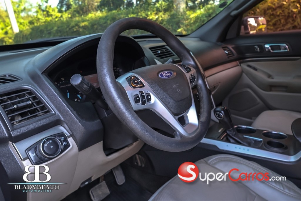 2013 Ford Explorer — foto 9 / 12