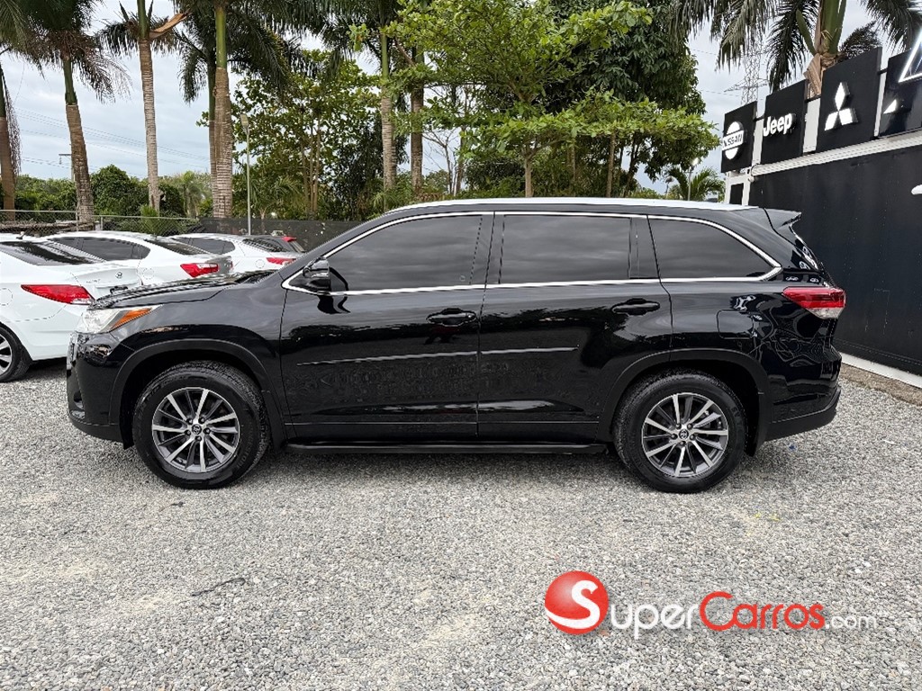 2017 Toyota Highlander Limited — foto 3 / 9