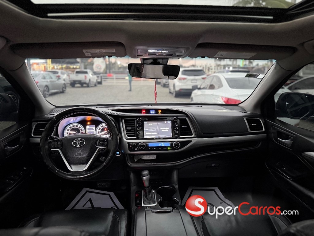 2017 Toyota Highlander Limited — foto 8 / 9