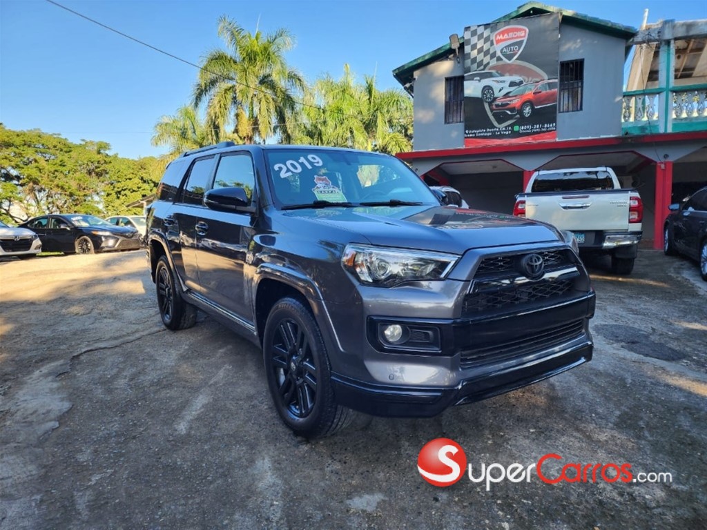 2019 Toyota 4 Runner Limited Nightshade — foto 2 / 9