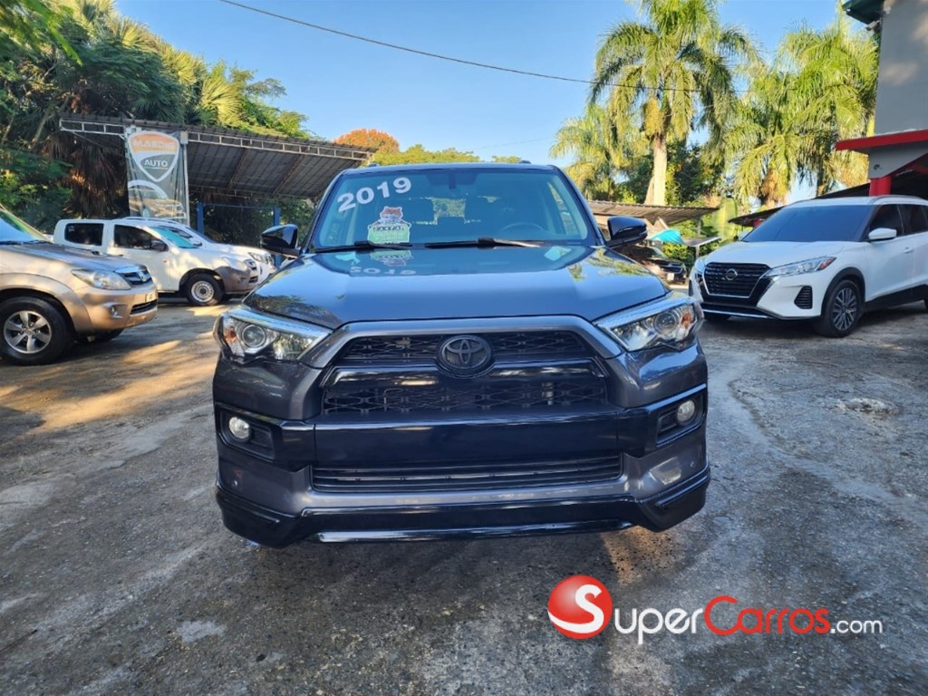 2019 Toyota 4 Runner Limited Nightshade — foto 4 / 9