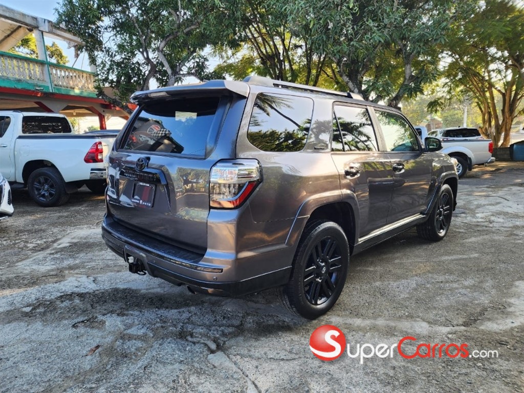 2019 Toyota 4 Runner Limited Nightshade — foto 5 / 9