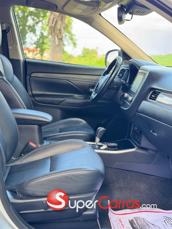 2020 Mitsubishi Motors Outlander SEL — foto 5 / 10