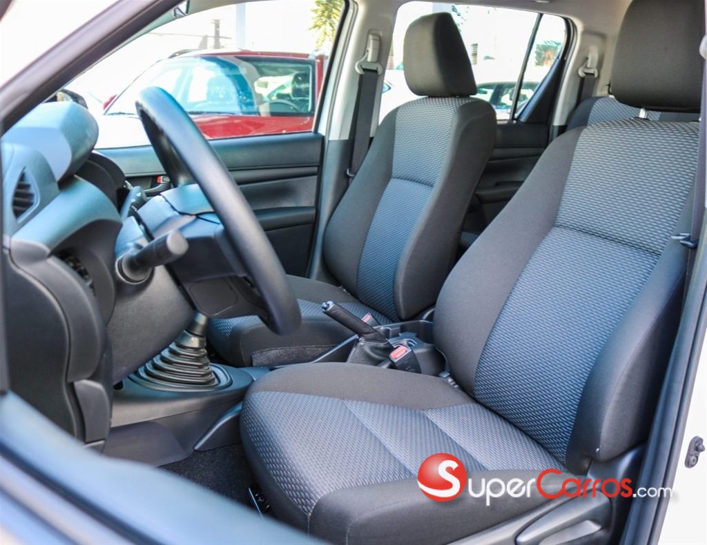 2026 Toyota Hilux — foto 7 / 9
