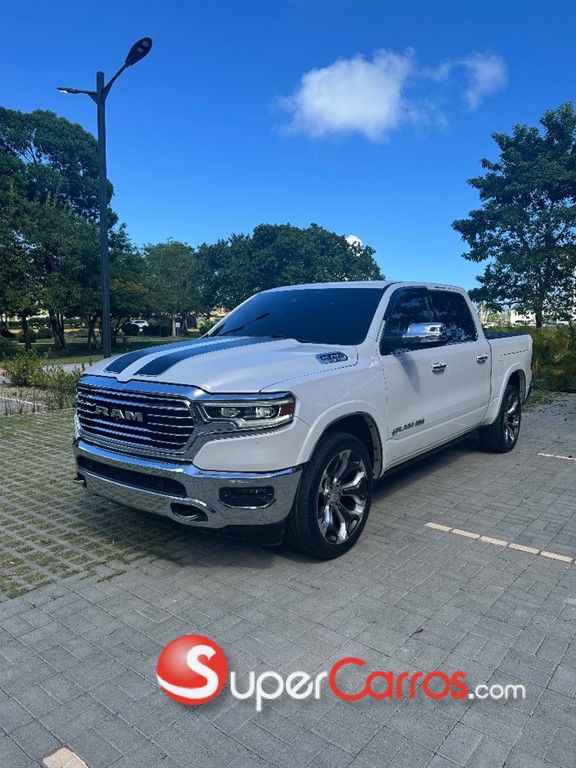 2019 Dodge Ram Laramie Longhorn — foto 2 / 12
