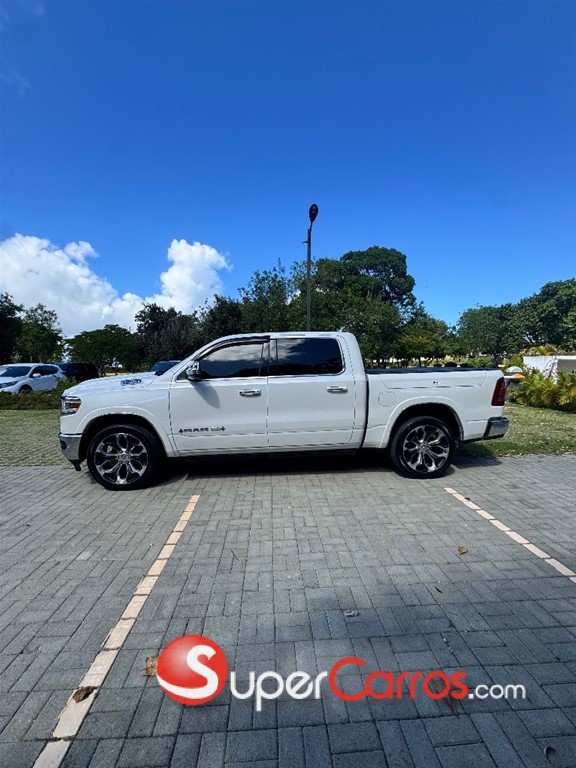2019 Dodge Ram Laramie Longhorn — foto 3 / 12