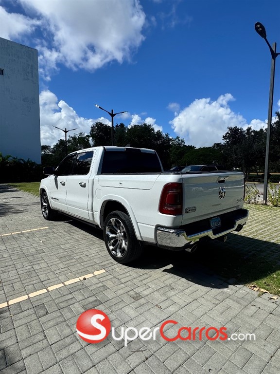 2019 Dodge Ram Laramie Longhorn — foto 4 / 12